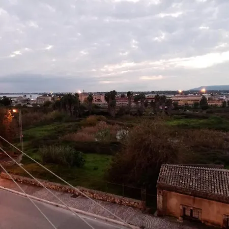 Lo Scorcio Della Neapolis Accogliente Appartamento Pressi Parco Neapolis Syrakus Exterior foto